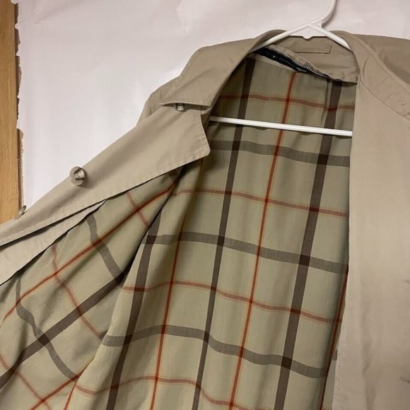 Permanent Press Trench Coat Beige men Size 38 Short No Ironing Necessary - Picture 7 of 12